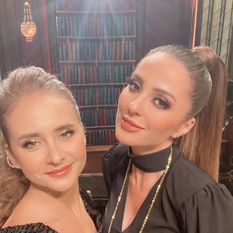 نيللي كريم ووفاء الكيلاني