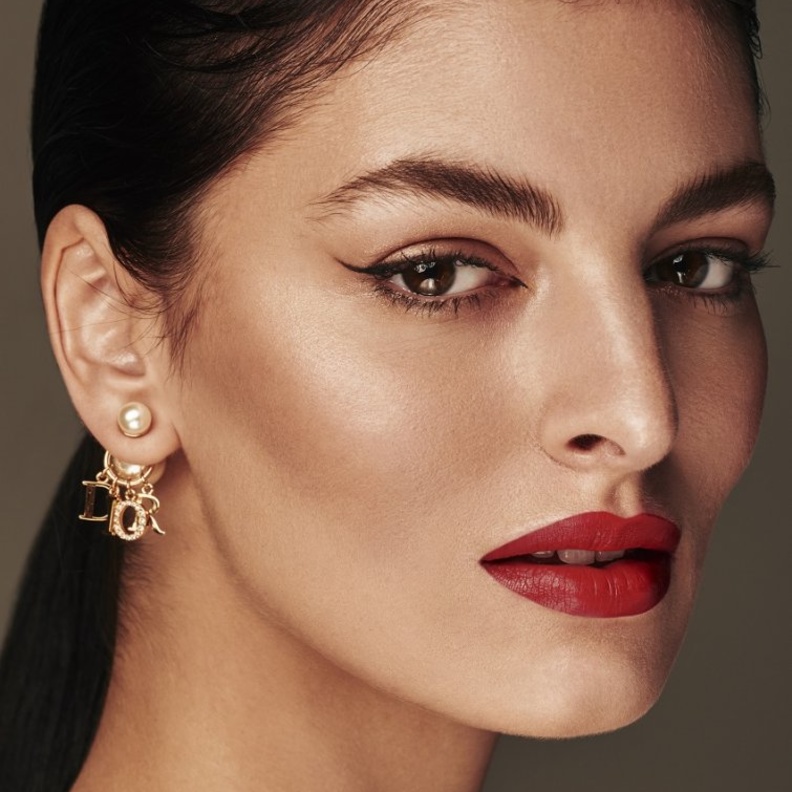 إطلالات جمالية تحتفل بأنوثة متألقة وراقية من Dior