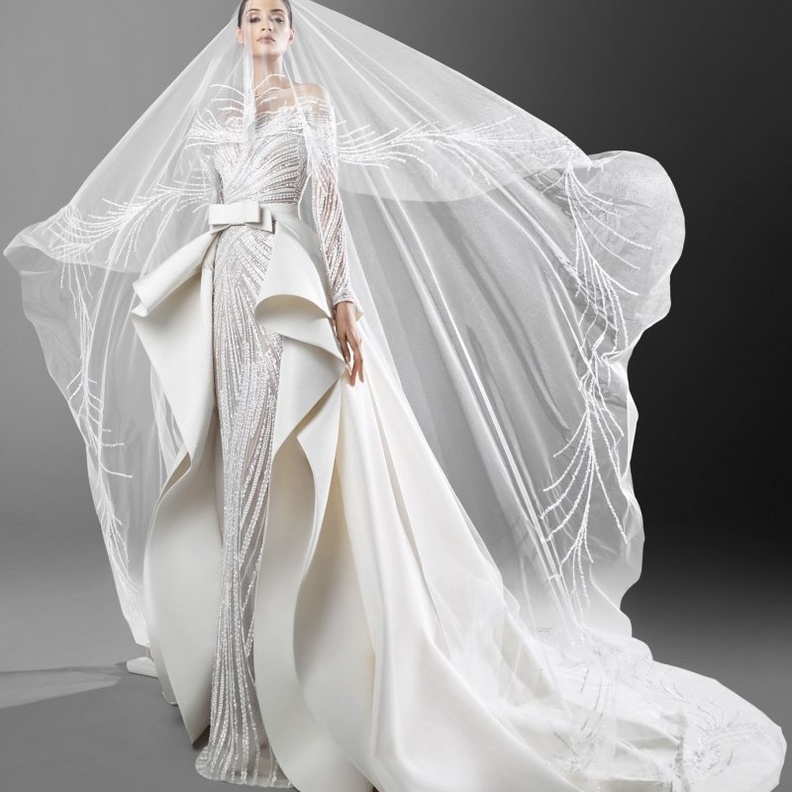 فساتين زفاف بخيوط فضية من زهير مراد