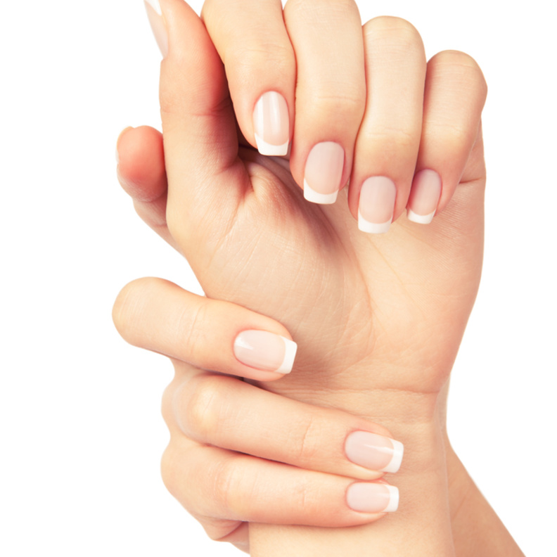 خلطات طبيعية تجعل الأظافر لامعة بدون استخدام طلاء الأظافر