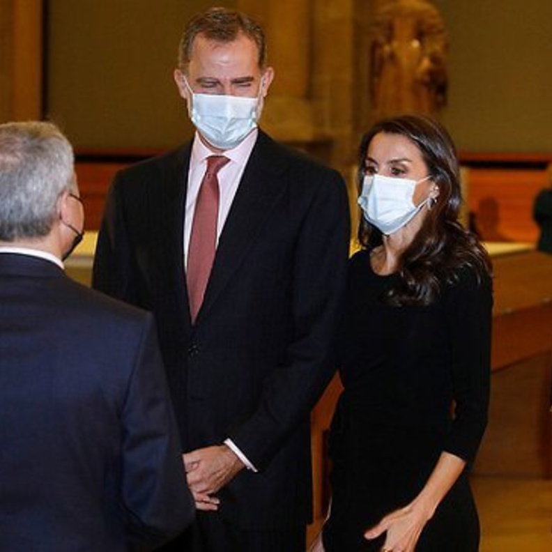 الملك فيليب والملكة ليتيزيا يقدمان جائزة "فرانسيسكو سيريسيدو" للصحافة