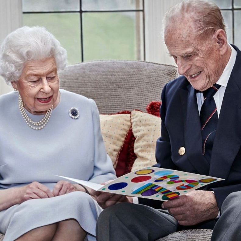 الملكة إليزابيث تتألق مرة أخرى ببروش الحب الذي ارتدته في شهر ‏العسل