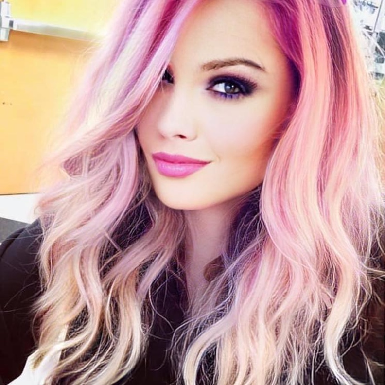  لاقت العروس الشهرة بعد أن شاركت تجربها عبر فيسبوك