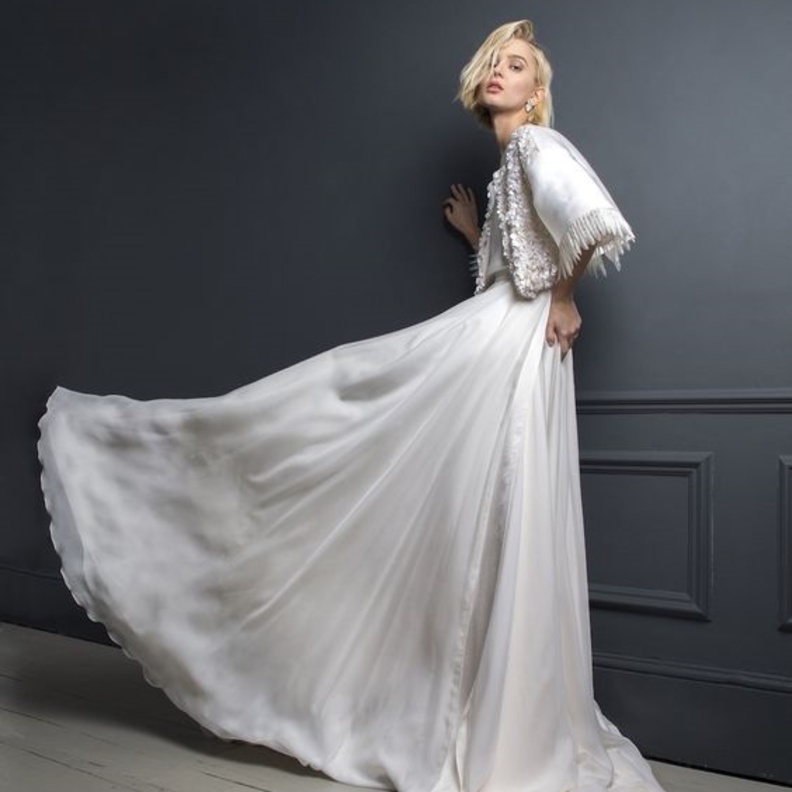 موضة البوليرو مع فساتين الزفاف من halfpenny london