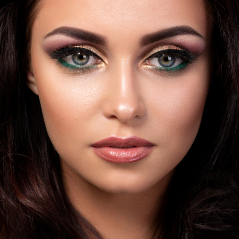 مكياج عيون رائعة بألوان العيد الوطني الإماراتي 2020