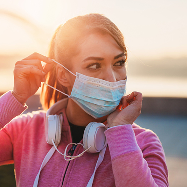 هل ارتداء الكمامة أثناء ممارسة الرياضة مضر