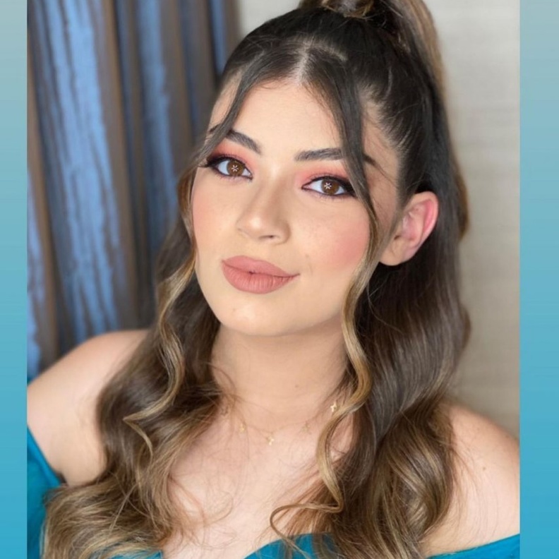 ليلى زاهر واجمل اطلالاتها بالشعر الطويل