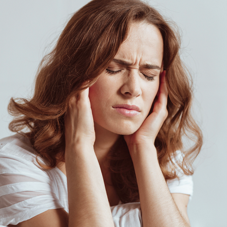  كيف يؤثر كورونا على أعصاب عضلات الوجه