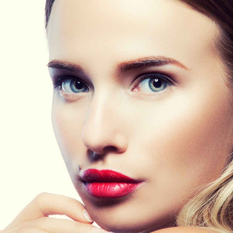 خطوات تكبير الشفاه بالمكياج لإطلالة جذابة