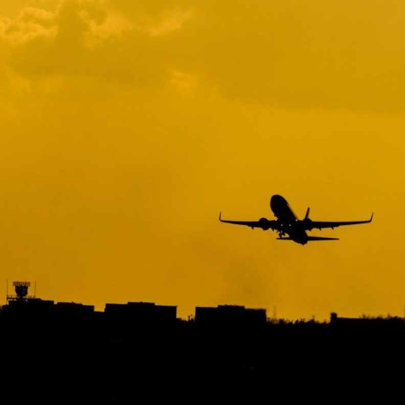  أهم نصائح السفر بأمان خلال مناسبت الاحتفال بنهاية العام - Dominik Scythe