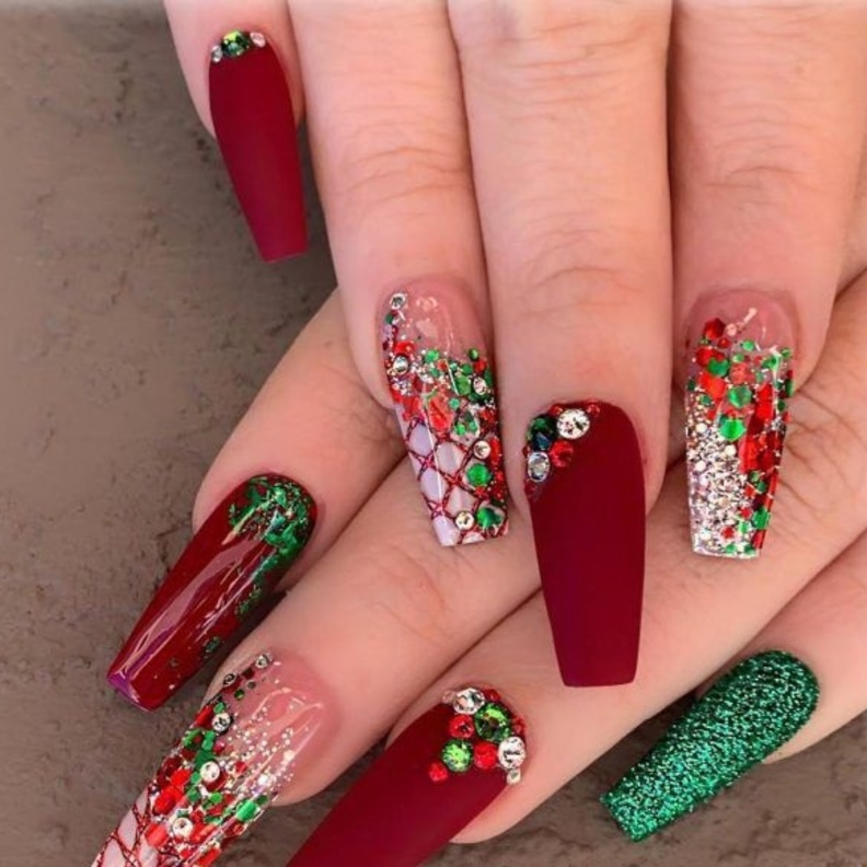 أساليب التفنن المختلفة برسومات الأظافر