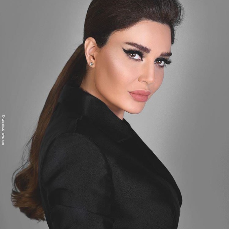 تسريحات شعر سيرين عبد النور للمراة الاربعينية