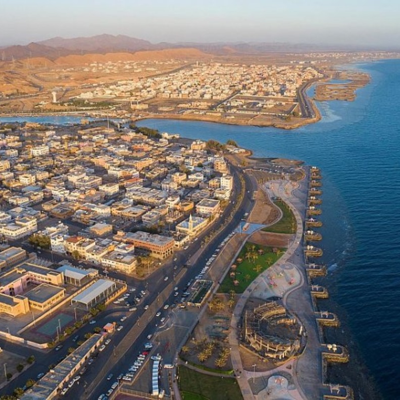 ورحلة بين الجبال والأدوية كافية لأن ترفع مستويات الأدرينالين لديك  - الصورة من وكالة الأنباء السعودية -