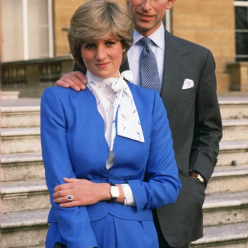 الصورة الرسمية لخطوبة ديانا و خاتم الخطوبة الذي اختارته