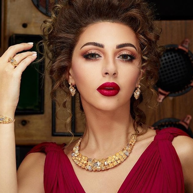  مكياج ناعم بأسلوب ميريام فارس مناسب للفستان الاحمر