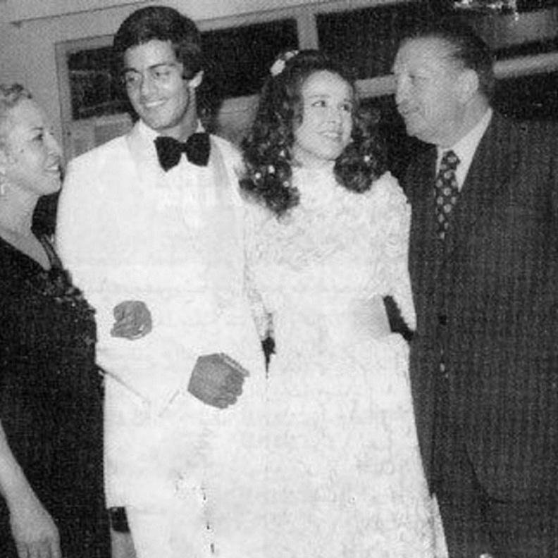 نجلاء فتحي خلال زفافها من سيف أبو النجا