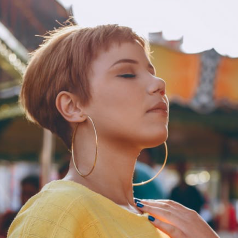 أقراط التسعينيات