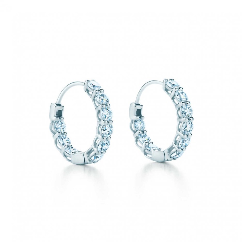  أقراط الأحجار العشرين الحلقية Twenty Stone hoop earrings من ماركة Tiffany & Co