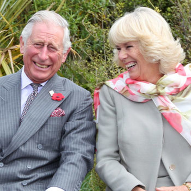 دعم الأمير تشارلز وزوجته بعد تعرضهما للانتقاد في مسلسل The Crown