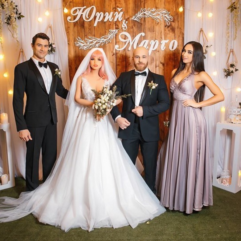 حفل زفاف اللاعب يوري و دميته