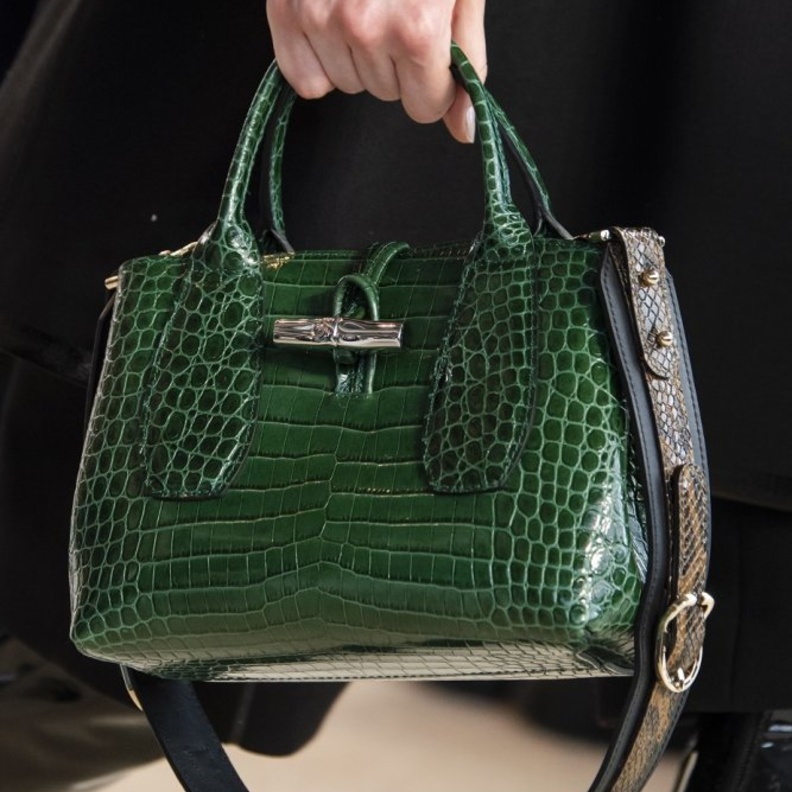 موديلات حقائب يد مميزة باللون الاخضر من دار Longchamp