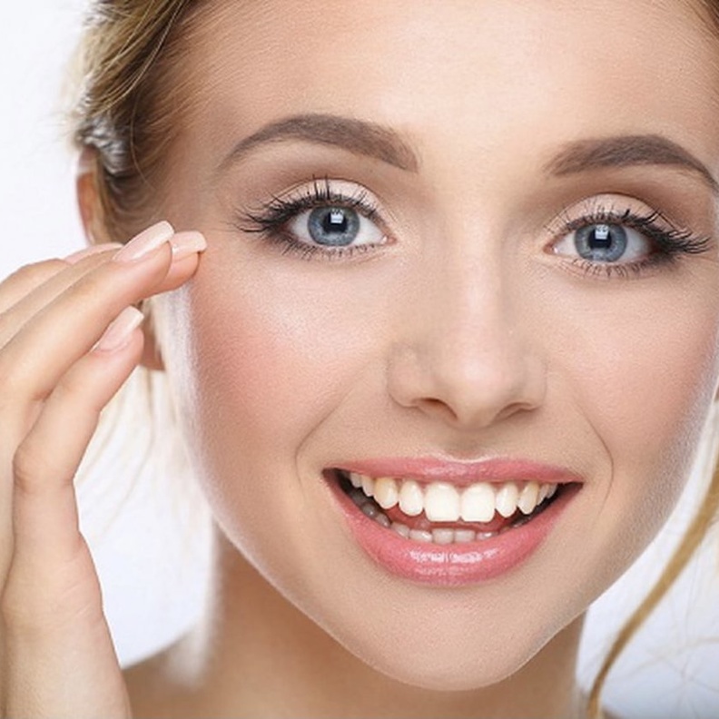 فوائد زيت الورد للوجه والشعر وكيفية استخدامه