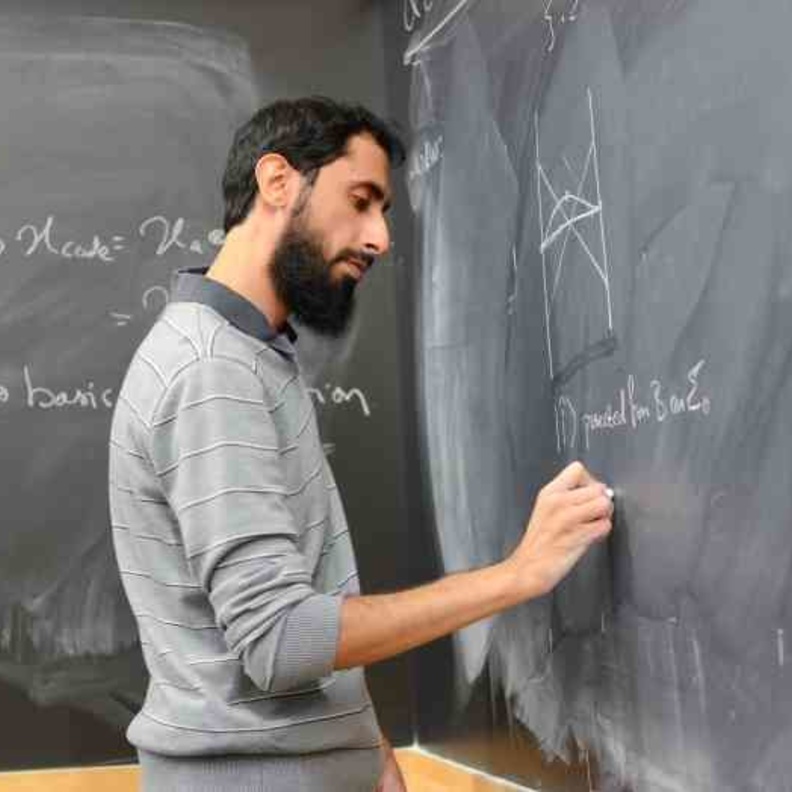 العالم الإماراتي أحمد المهيري