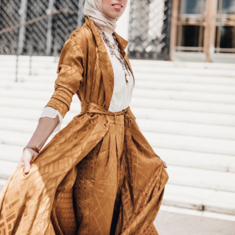  قمّة في الرقي باللون الخردلي الرائج بأسلوب جمع اللمسات العصرية مع الأناقة