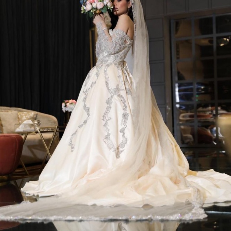 تصوير عروس بكاميرا المصورة سارة السلطان