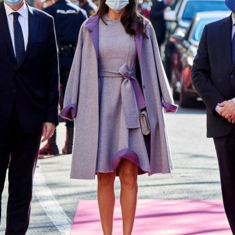 البنفسجي يليق بهن.. سيدات العائلات الملكية يتألقن بلون الملوك