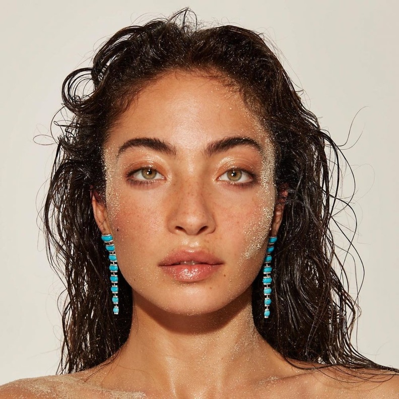 تصاميم نورا شوقي