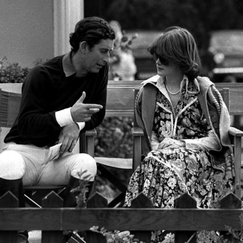 صورة للأمير تشارلز نع ليدي سارة سبنسر خلال علاقتها قصيرة الأمد