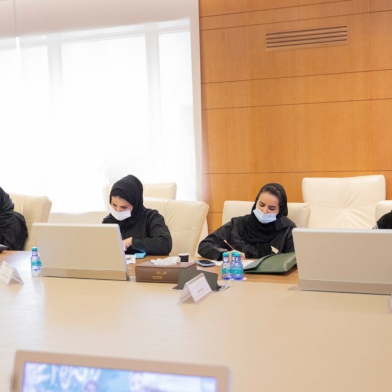 وزير التعليم يلتقي فتيات الكشافة السعودية اللواتي رفعن اسم المملكة عالميا