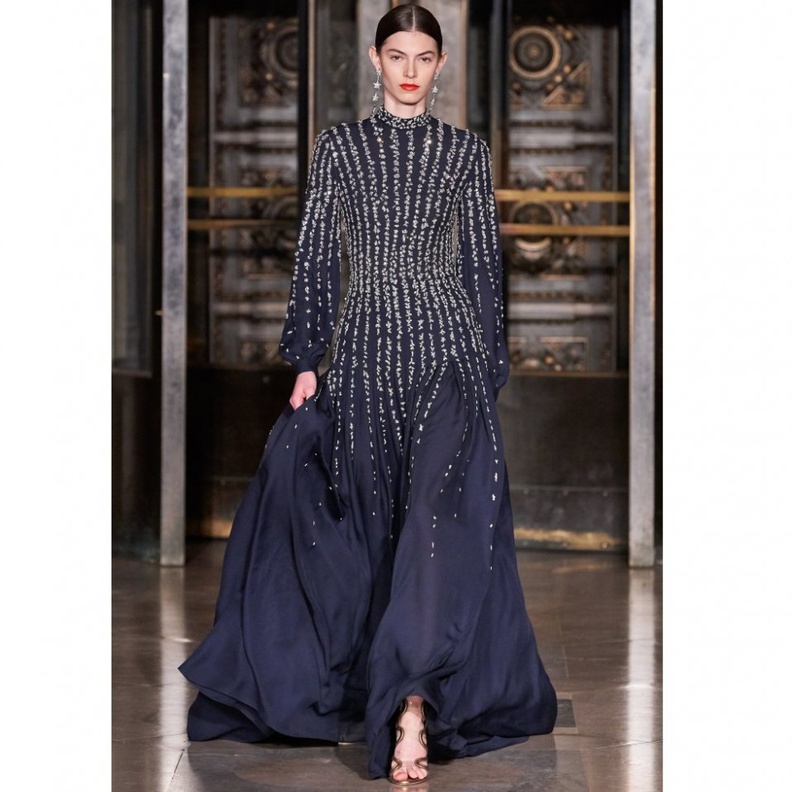  فستان سهرة من Oscar de la Renta