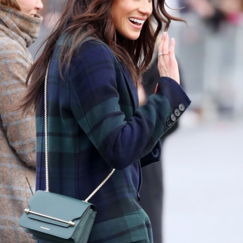 من الأجمل بمعاطف الترتان من سيدات العائلات الملكية؟