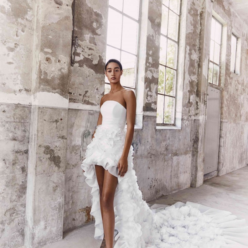  فساتين زفاف رومانسية high low