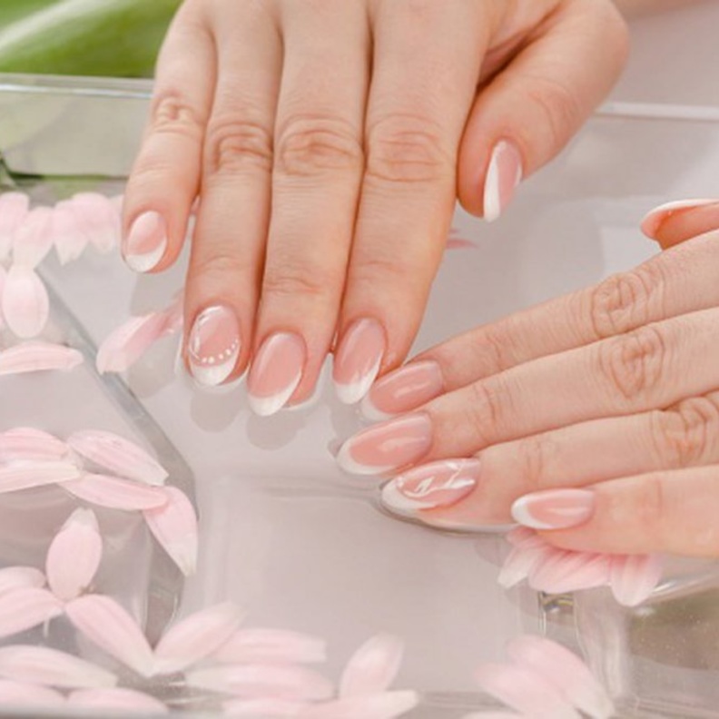 خلطات طبيعية كثيرة تجعل اظافرك اكثر قوة