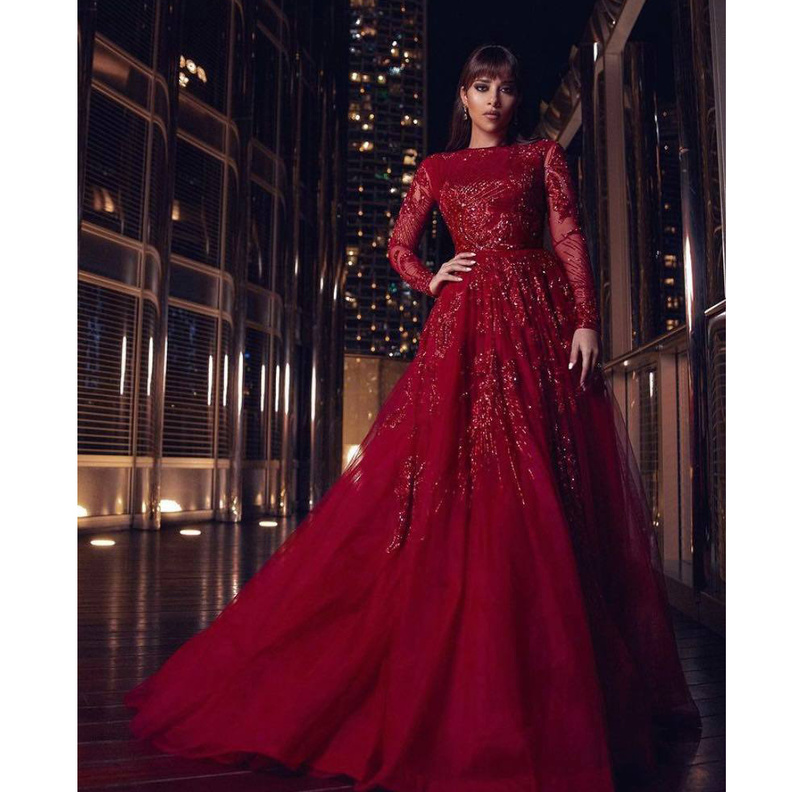 اطلالات بلقيس فتحي بالفستان الأحمر من توقيع Georges Hobeika