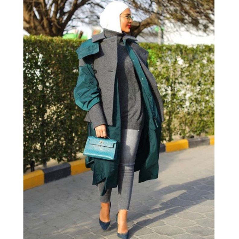 اطلالة مميزة لمرمر في معطف مبتكر باللونين الرمادي والزيتي