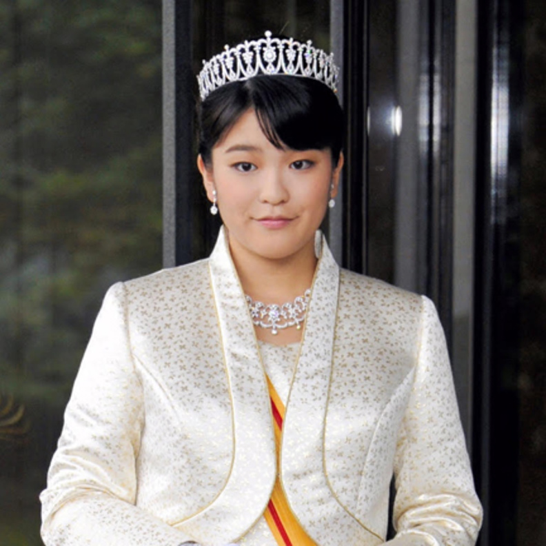 هل ستتزوج أميرة اليابان ماكو خطيبها بعد تأجيل أكثر من عامين؟