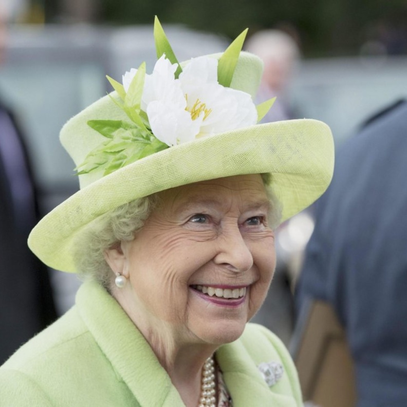 ملكة بريطانيا ستلجأ لحيلة حتى تتمكن من رؤية عائلتها في العطلة