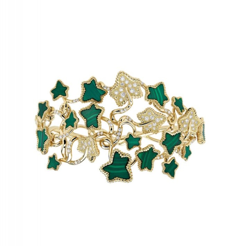 اسوارة من ديور Dior