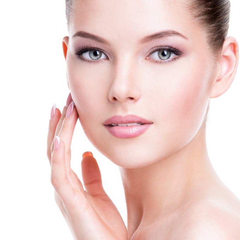 طريقة عمل ماسك الفراولة والليمون لنضارة البشرة في الشتاء