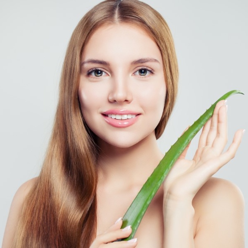  فوائد الصبار وزيت خشب الارز للتخلص من قشرة الشعر