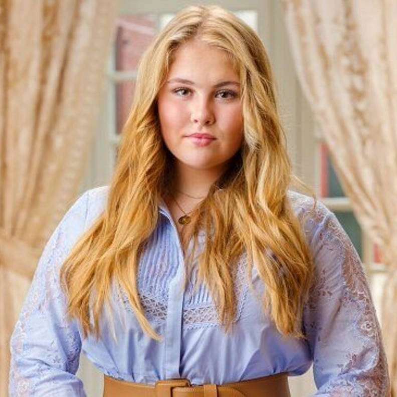 الأميرة كاتارينا أماليا تحتفل بعيد ميلادها السابع عشر