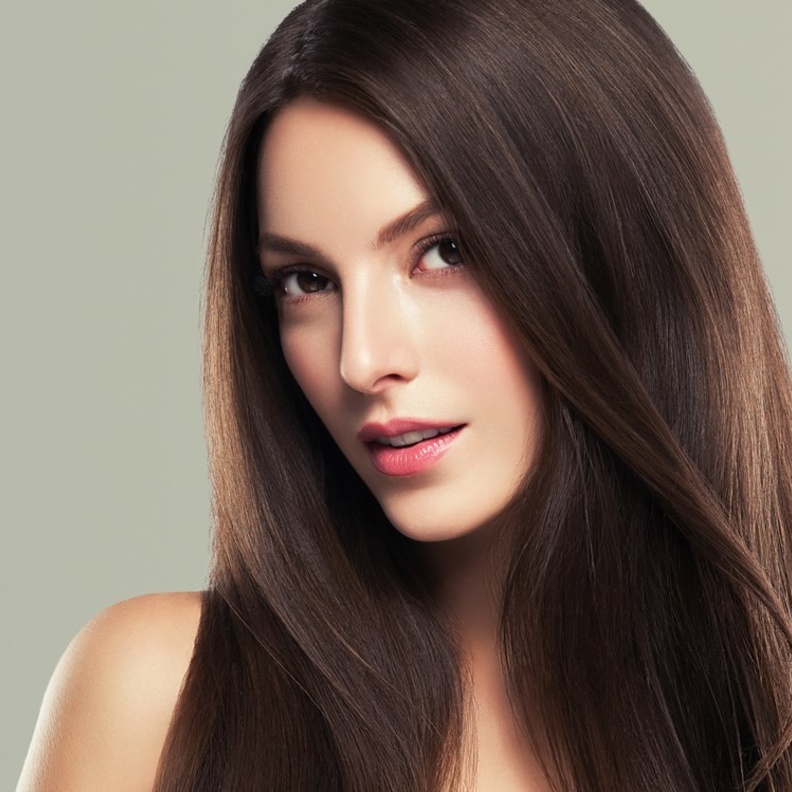 أسباب ظهور قشرة الشعر وطرق علاجها في الشتاء