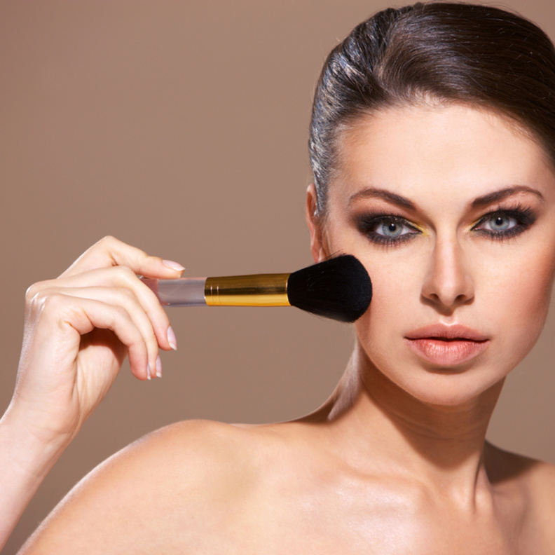 طرق اخفاء عيوب الوجه بالمكياج