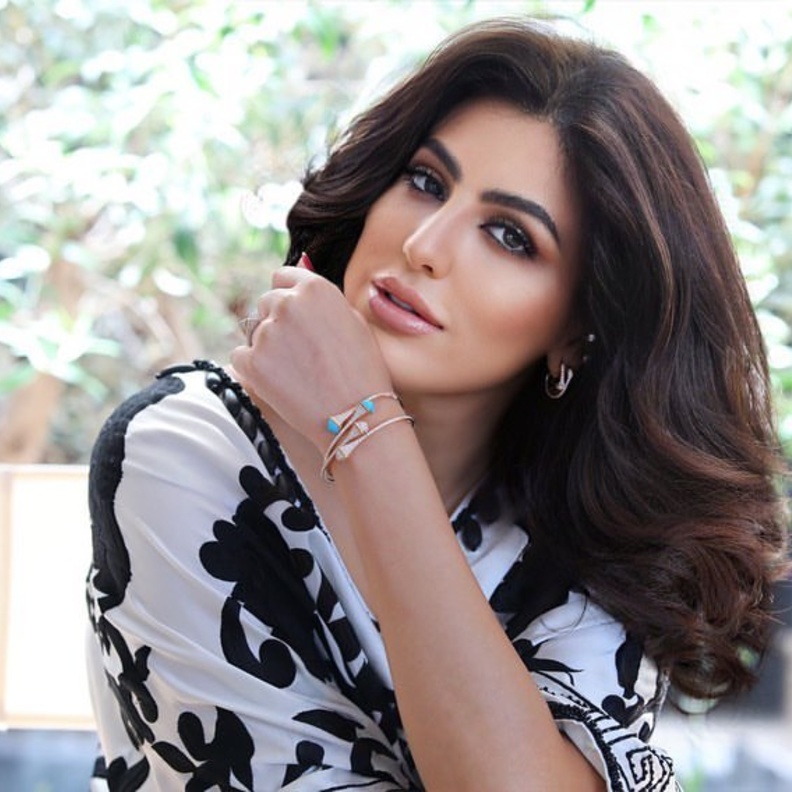  تنسيق المجوهرات على طريقة دانا الطويرش