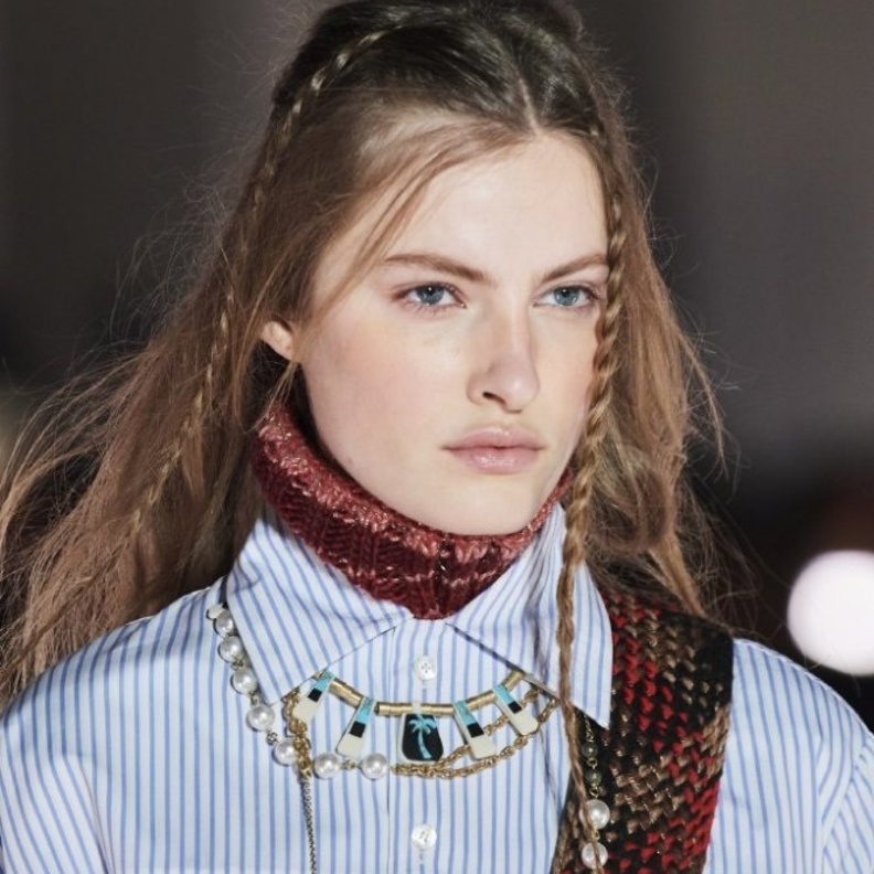  تسريحات شعر مع الضفائر الجانبية من Palm Angels