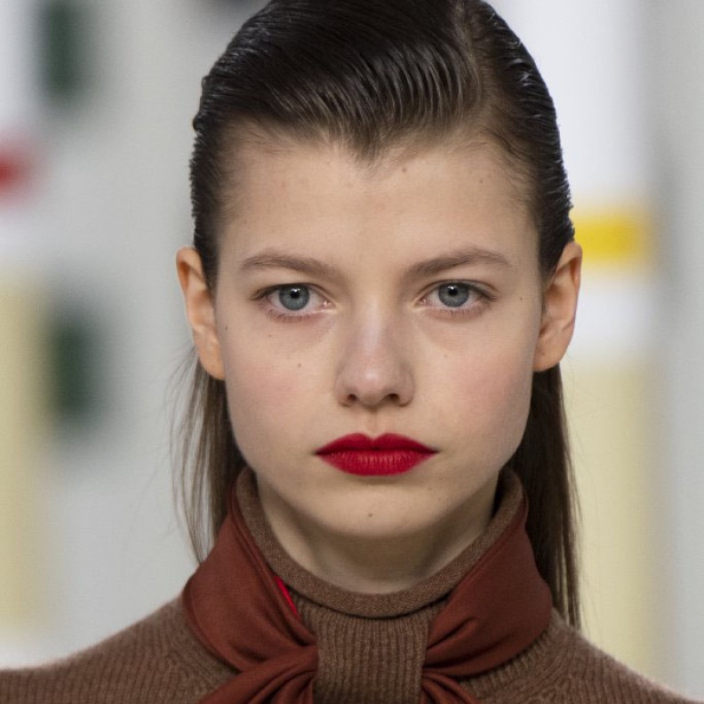 الوان روج بدرجات الأحمر المات من دار Hermes